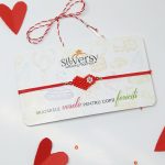 Brățară reglabilă pentru copii, cu Inimă înflorită realizată manual din mărgele Miyuki Delica și argint placat cu aur. Cadou din iubire, creat cu grijă în România.